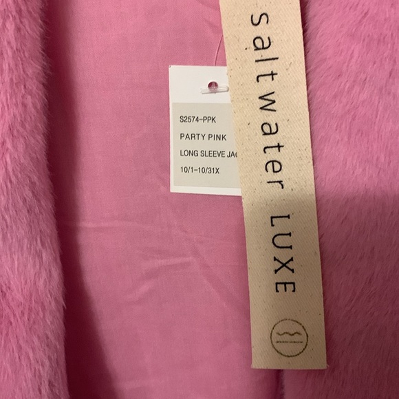 NWT Saltwater LUXE Faux Fur Pink Jacket Small - Picture 3 of 3
